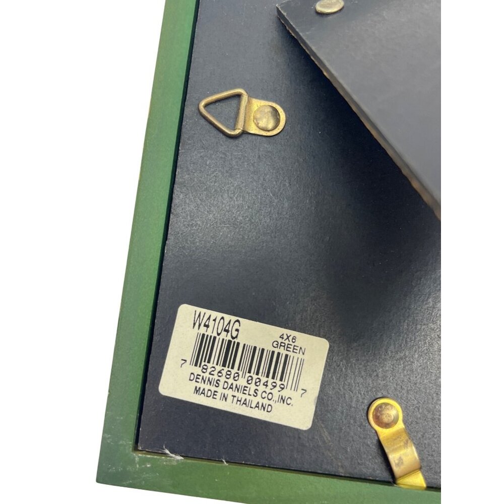 Green Wood Picture Frame 4x6 Dennis Daniels Co. Tabletop & Wall Mount Display - Picture 4 of 5